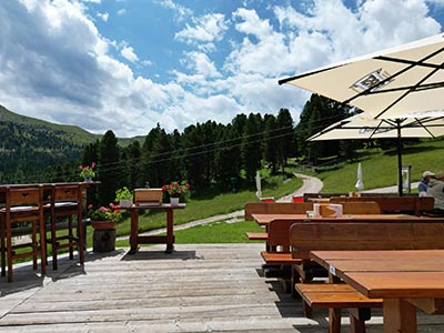 Baita alpina Utia Sole d'estate