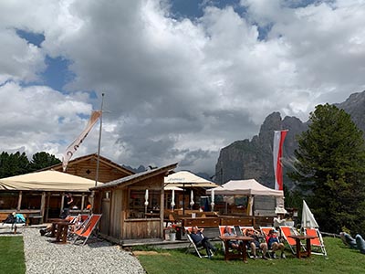 Baita alpina Utia Sole d'estate